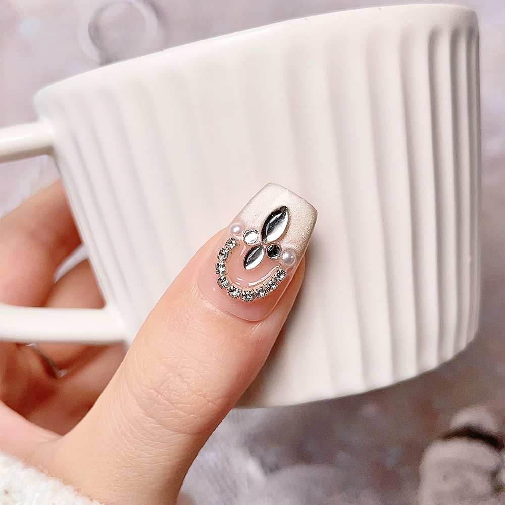 Kit de 10 Uñas Postizas Cortas - Nail Art Queen reseña y precio
